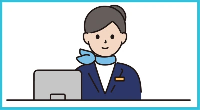 受付で優待券を提示するイメージ